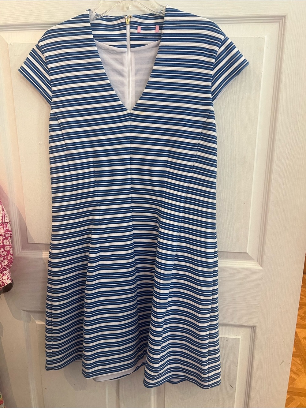 Lilly Pulitzer sz L Striped Blue & White V-Neck Fit-and-Flare Dress
